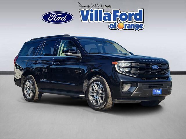 2025 Ford Expedition Active — photo 1 of 13