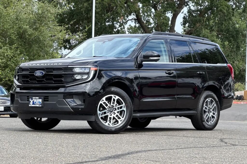 2025 Ford Expedition Active — photo 1 of 3