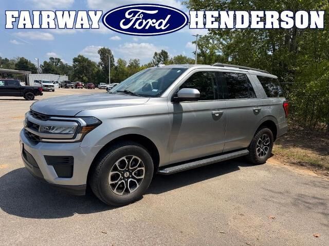 2022 Ford Expedition XLT — photo 1 of 13
