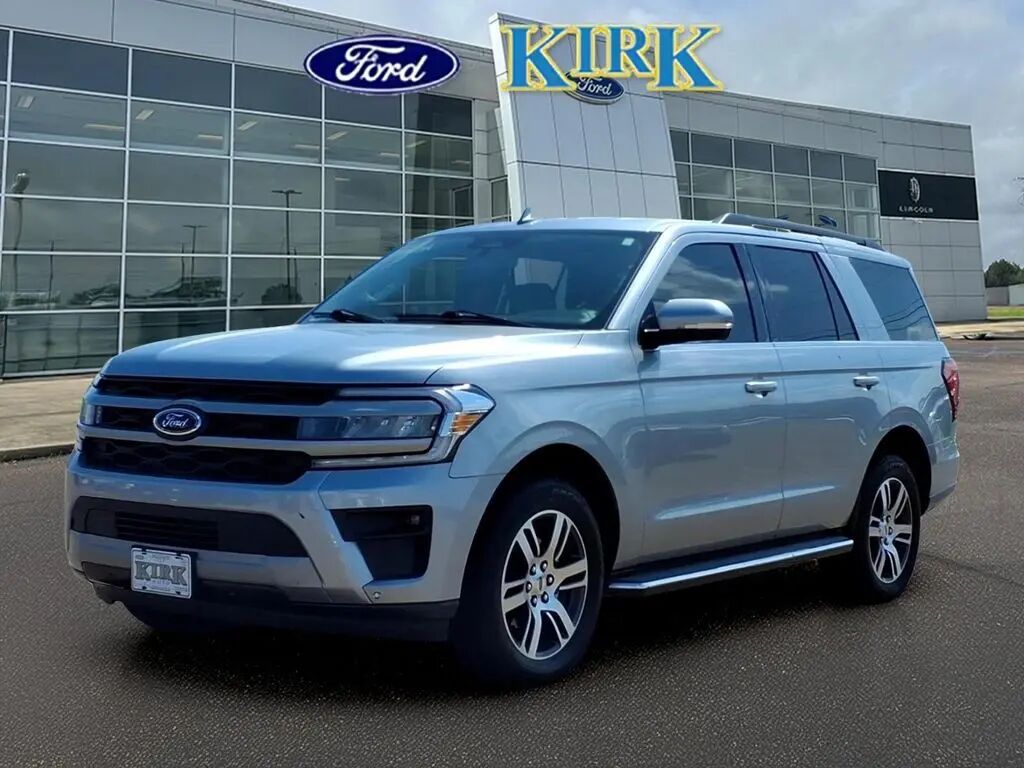 2022 Ford Expedition XLT — photo 1 of 10