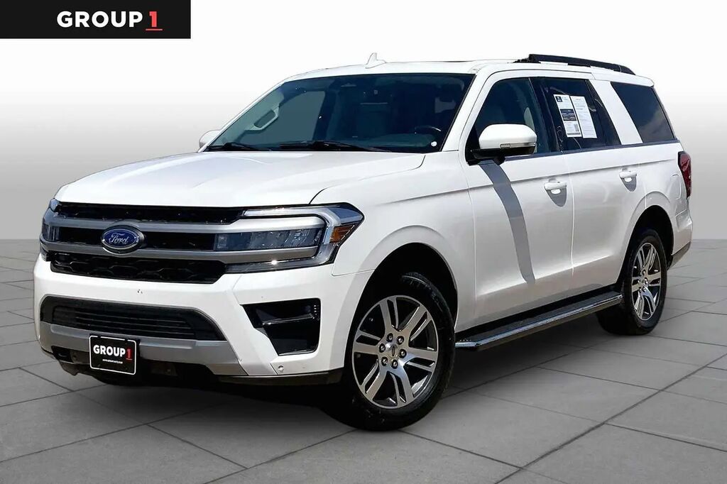 2023 Ford Expedition XLT — photo 1 of 12