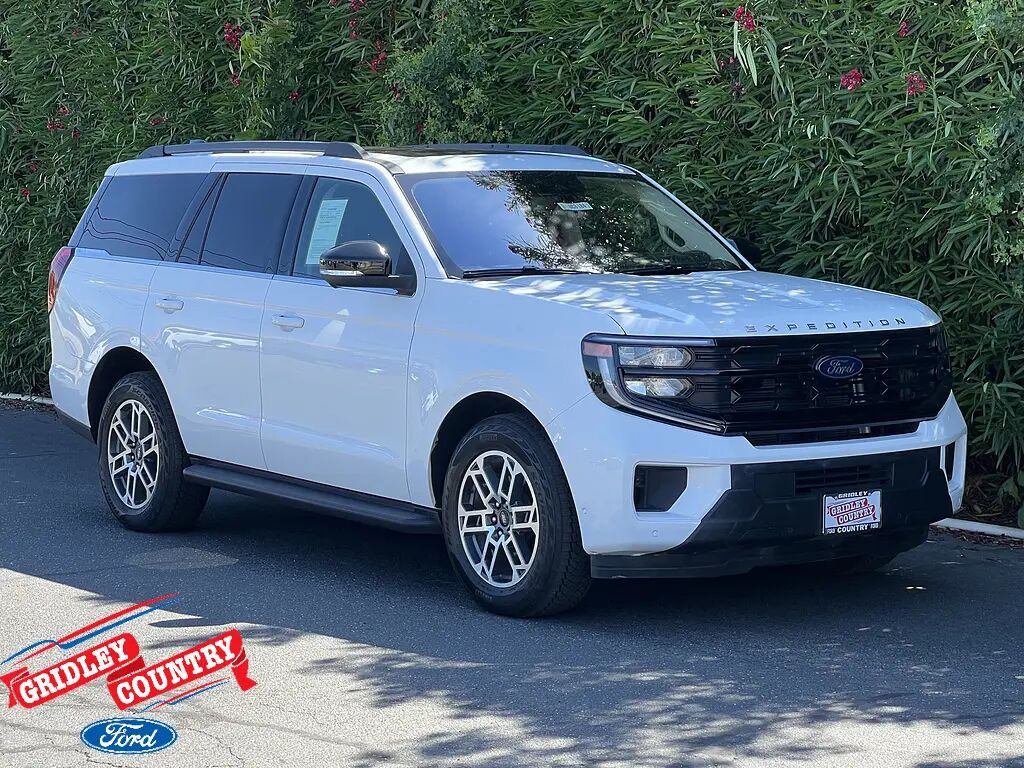 2025 Ford Expedition Active — photo 1 of 13