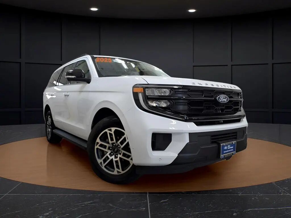 2025 Ford Expedition Active — photo 1 of 13