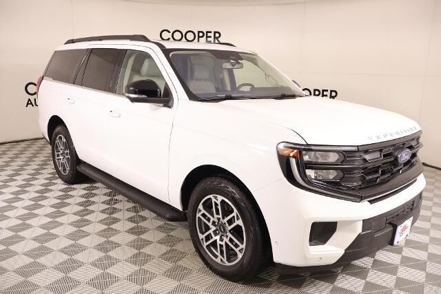 2025 Ford Expedition Active — photo 1 of 6