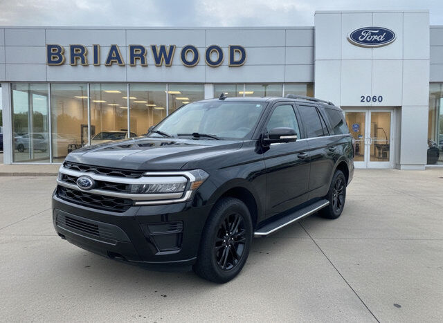 2023 Ford Expedition XLT — photo 1 of 1