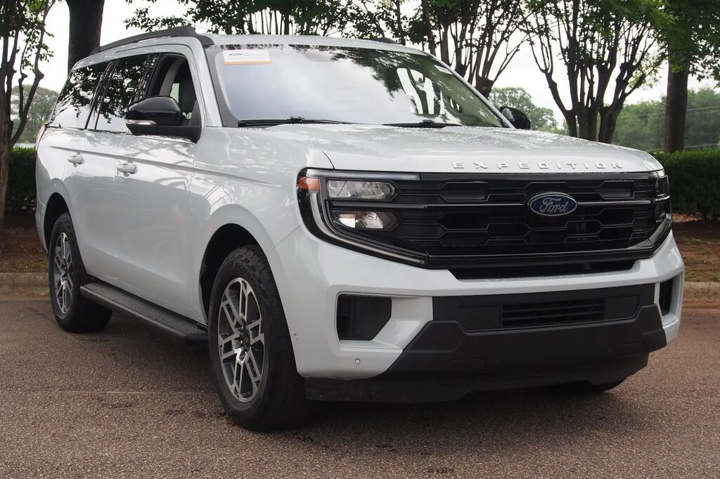 2025 Ford Expedition Active — photo 1 of 26
