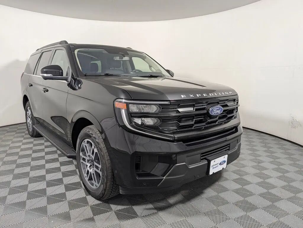 2025 Ford Expedition Active — photo 1 of 13