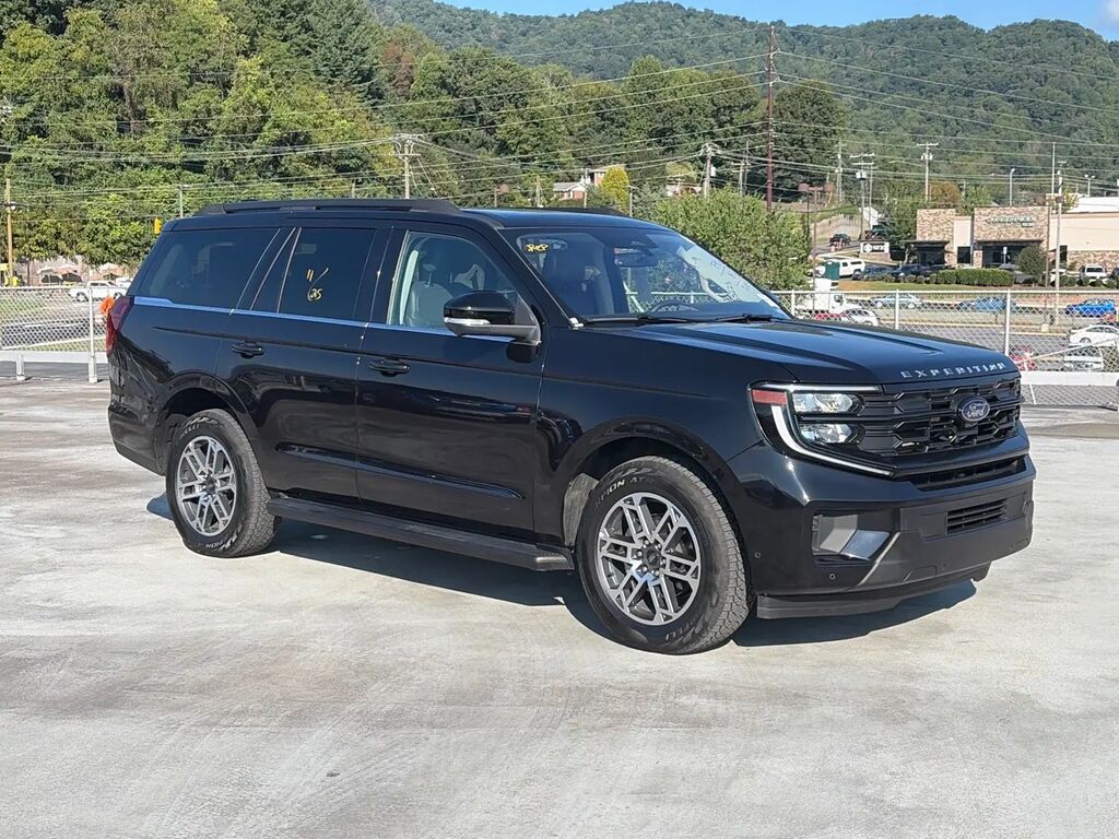 2025 Ford Expedition Active — photo 1 of 5
