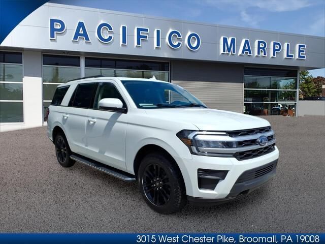 2023 Ford Expedition XLT — photo 1 of 5