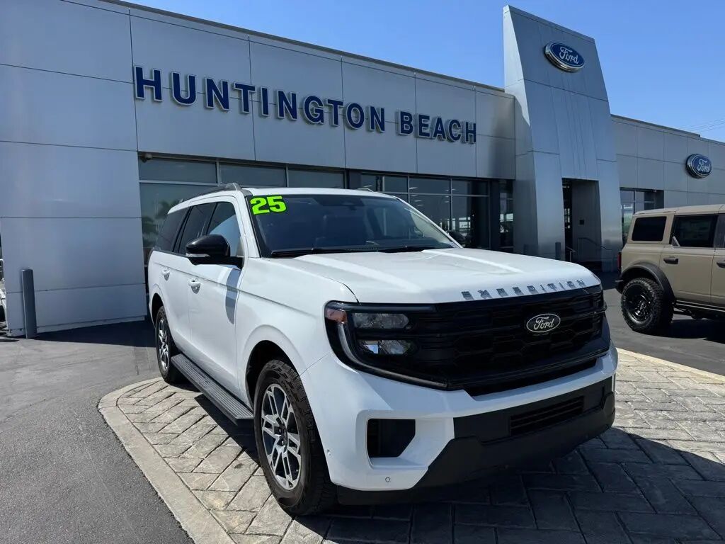 2025 Ford Expedition Active — photo 1 of 13