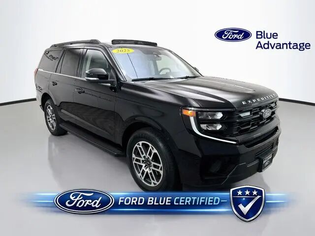 2025 Ford Expedition Active — photo 1 of 13