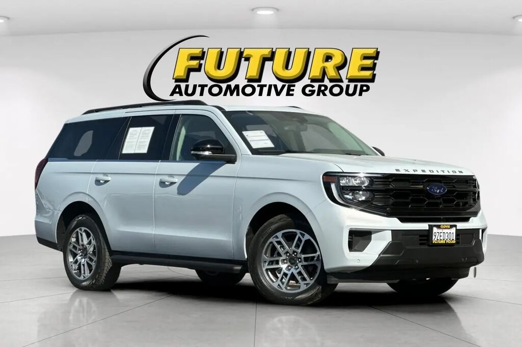2026 Ford Expedition Active — photo 1 of 13