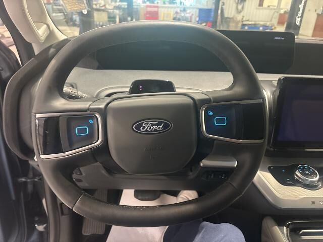 2025 Ford Expedition Active — photo 1 of 1