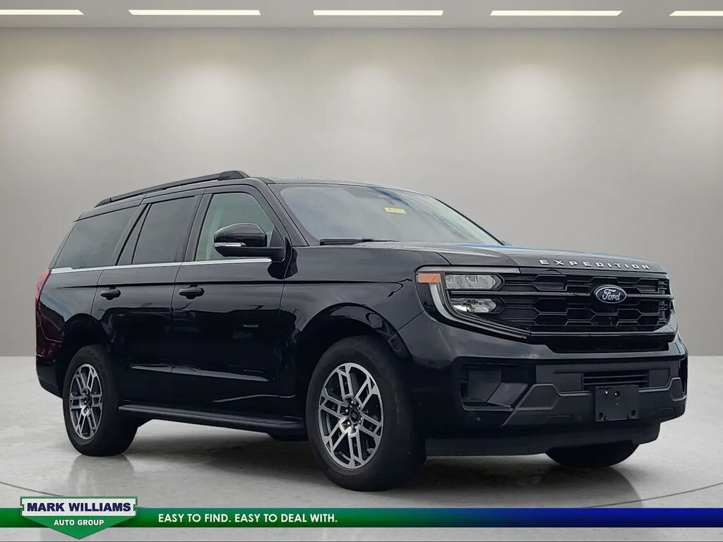 2025 Ford Expedition Active — photo 1 of 12