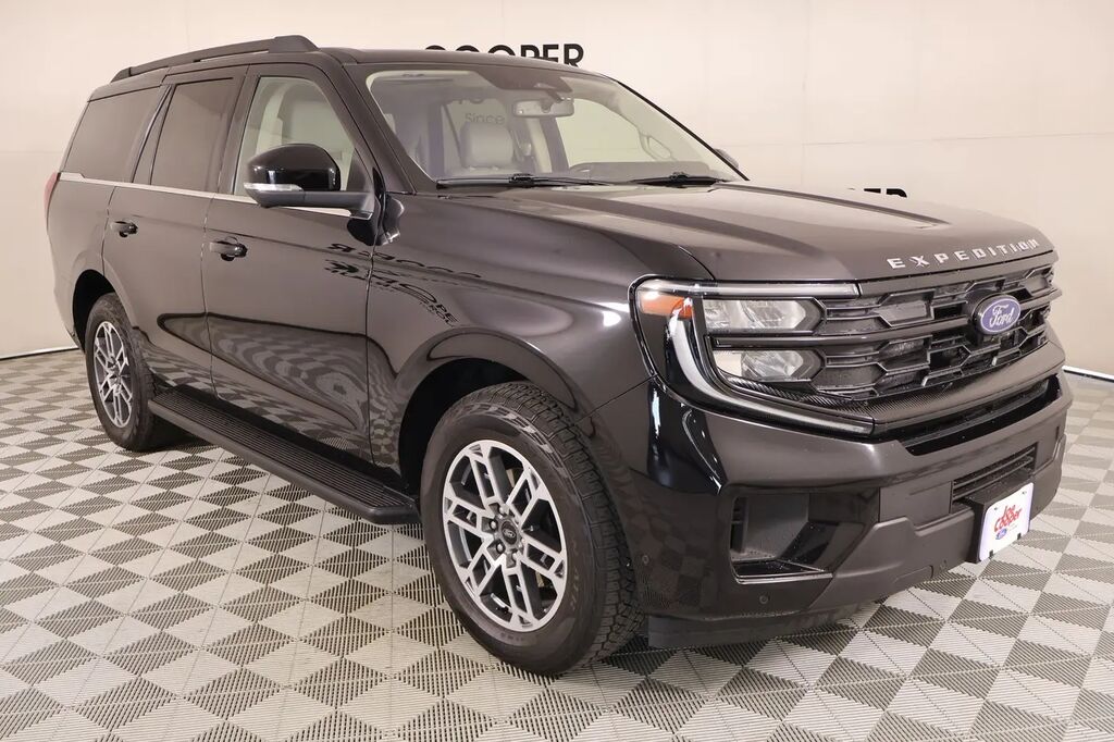 2025 Ford Expedition Active — photo 1 of 13