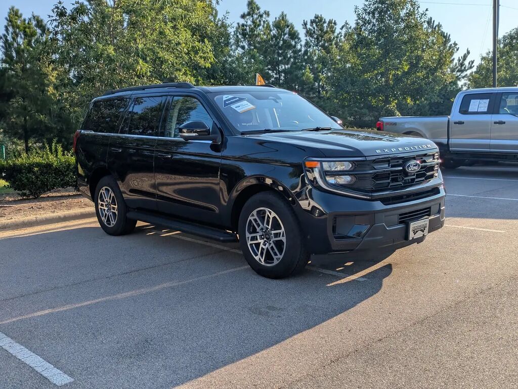 2025 Ford Expedition Active — photo 1 of 13