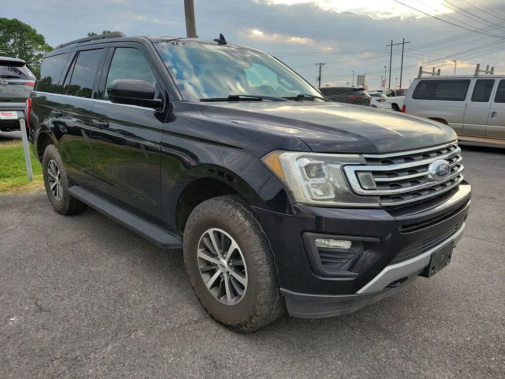 2020 Ford Expedition XLT — photo 1 of 3