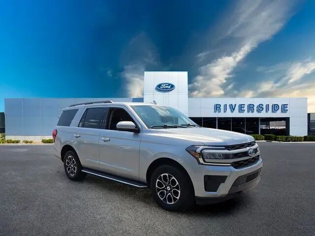 2022 Ford Expedition XLT — photo 1 of 13