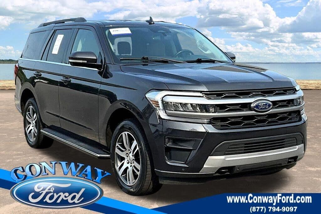 2022 Ford Expedition XLT — photo 1 of 1