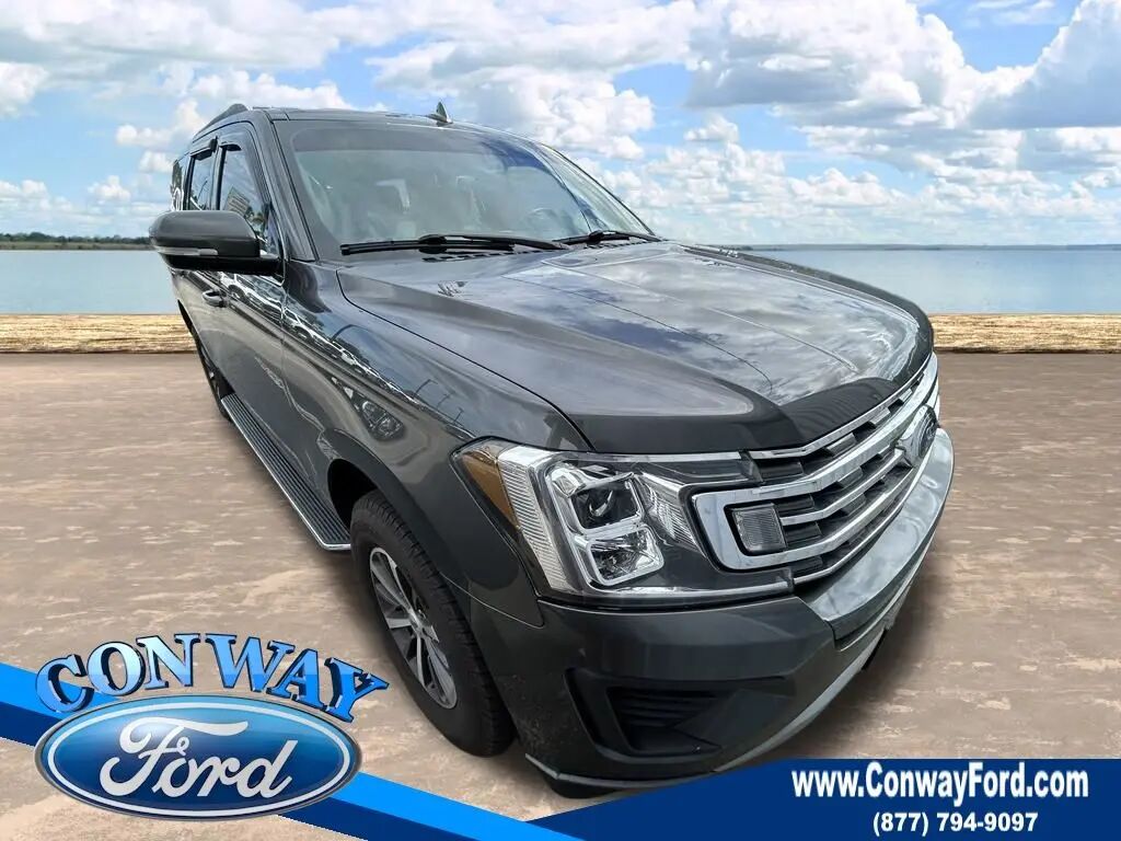 2019 Ford Expedition XLT — photo 1 of 10