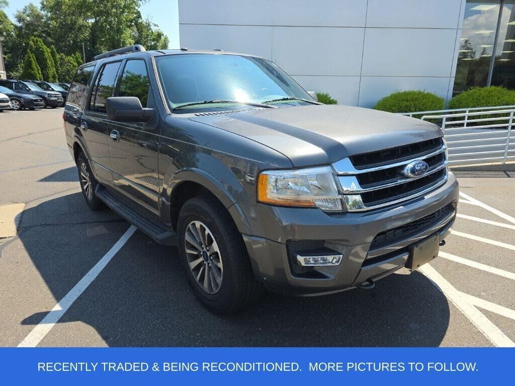 2017 Ford Expedition XLT — photo 1 of 1
