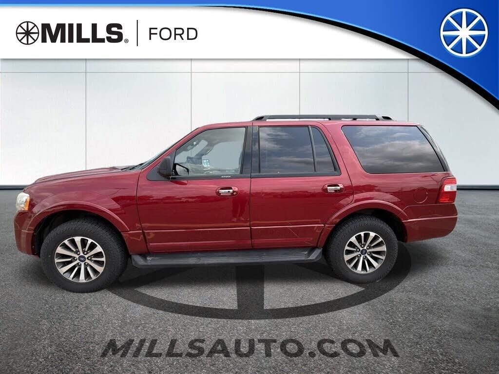 2017 Ford Expedition XLT — photo 1 of 1