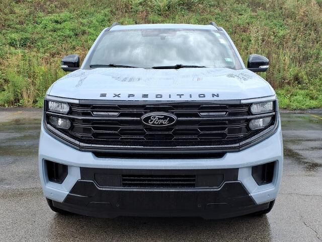 2026 Ford Expedition Platinum — photo 1 of 13