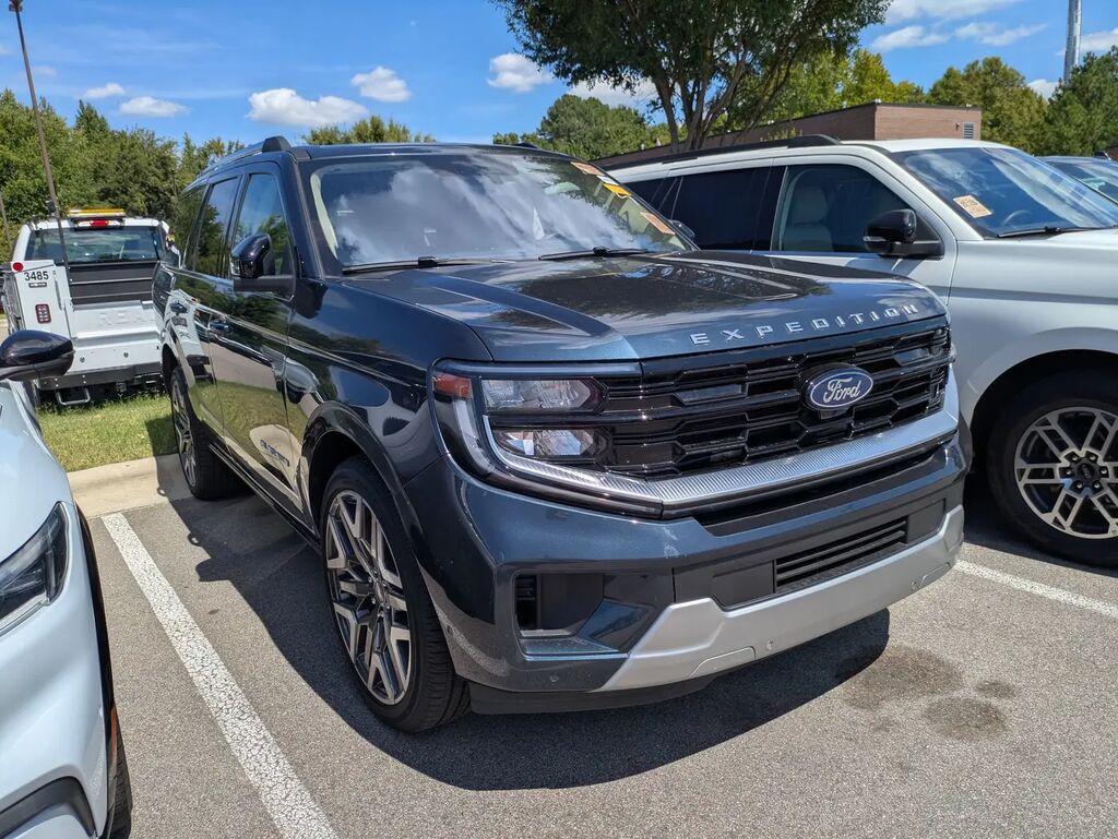 2025 Ford Expedition Platinum — photo 1 of 4