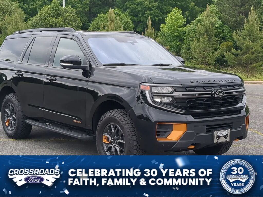 2025 Ford Expedition Tremor — photo 1 of 26