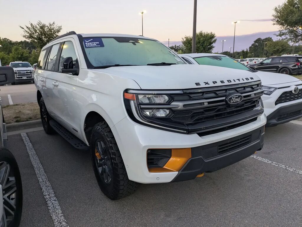 2025 Ford Expedition Tremor — photo 1 of 4