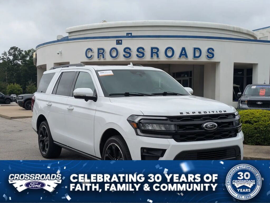 2023 Ford Expedition Limited — photo 1 of 13
