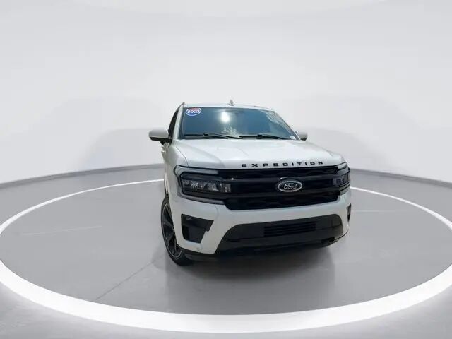 2023 Ford Expedition Limited — photo 1 of 1
