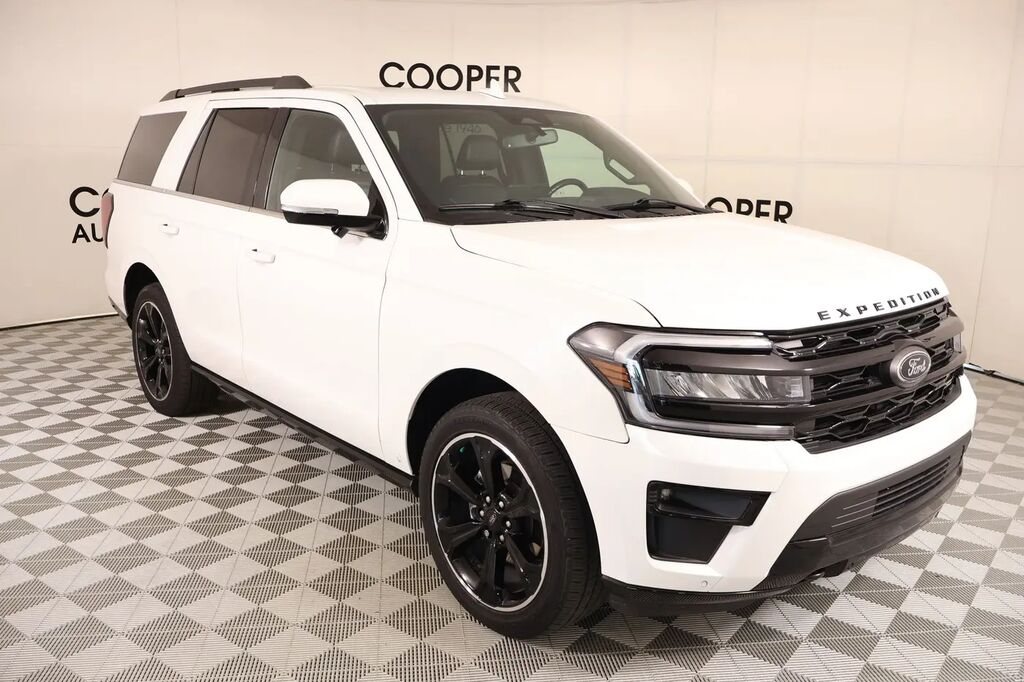 2023 Ford Expedition Limited — photo 1 of 3