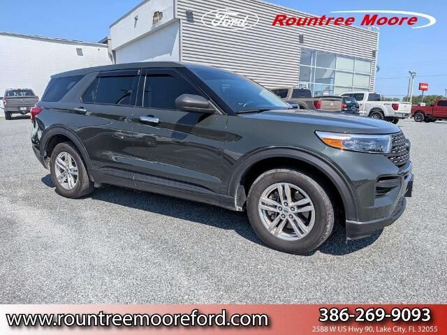 2022 Ford Explorer Base