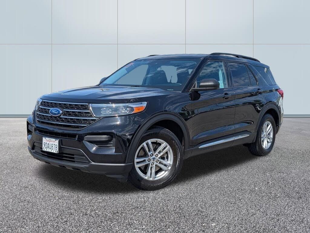 2022 Ford Explorer XLT — photo 1 of 2