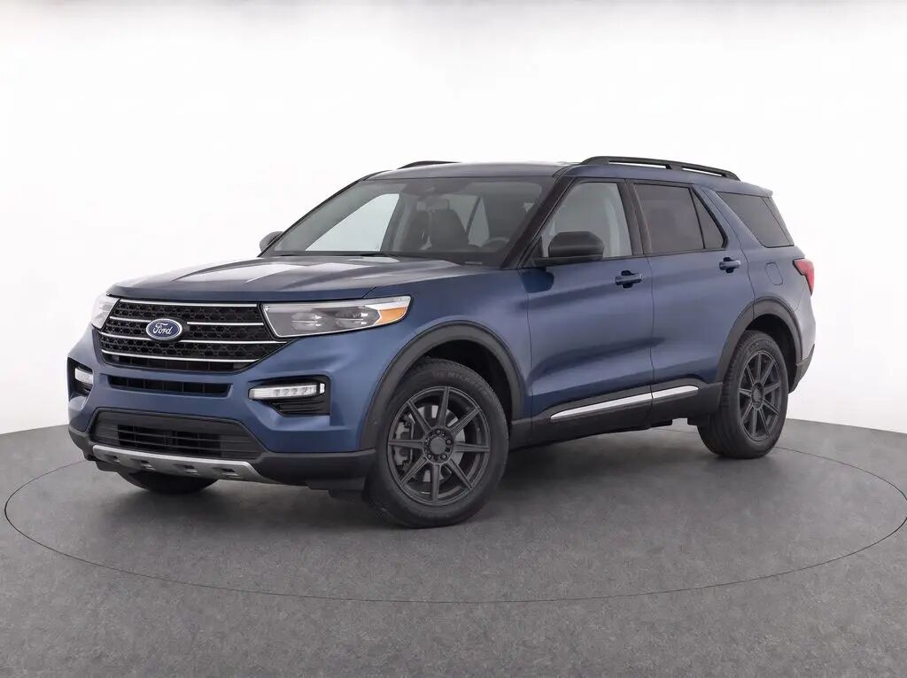 2021 Ford Explorer XLT — photo 1 of 13