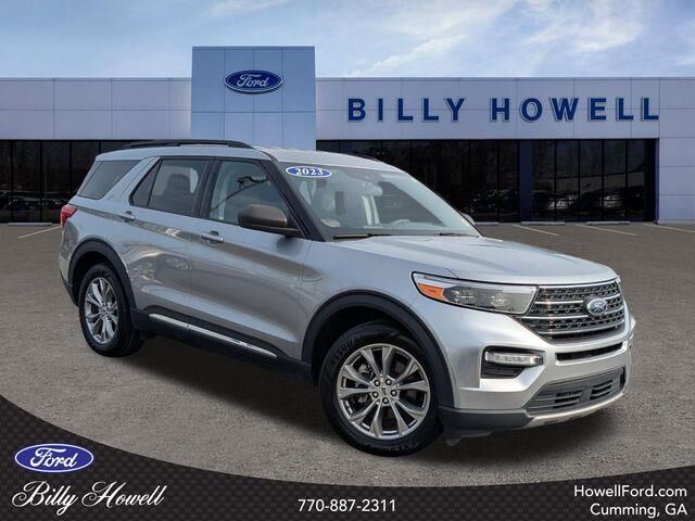 2023 Ford Explorer XLT — photo 1 of 5