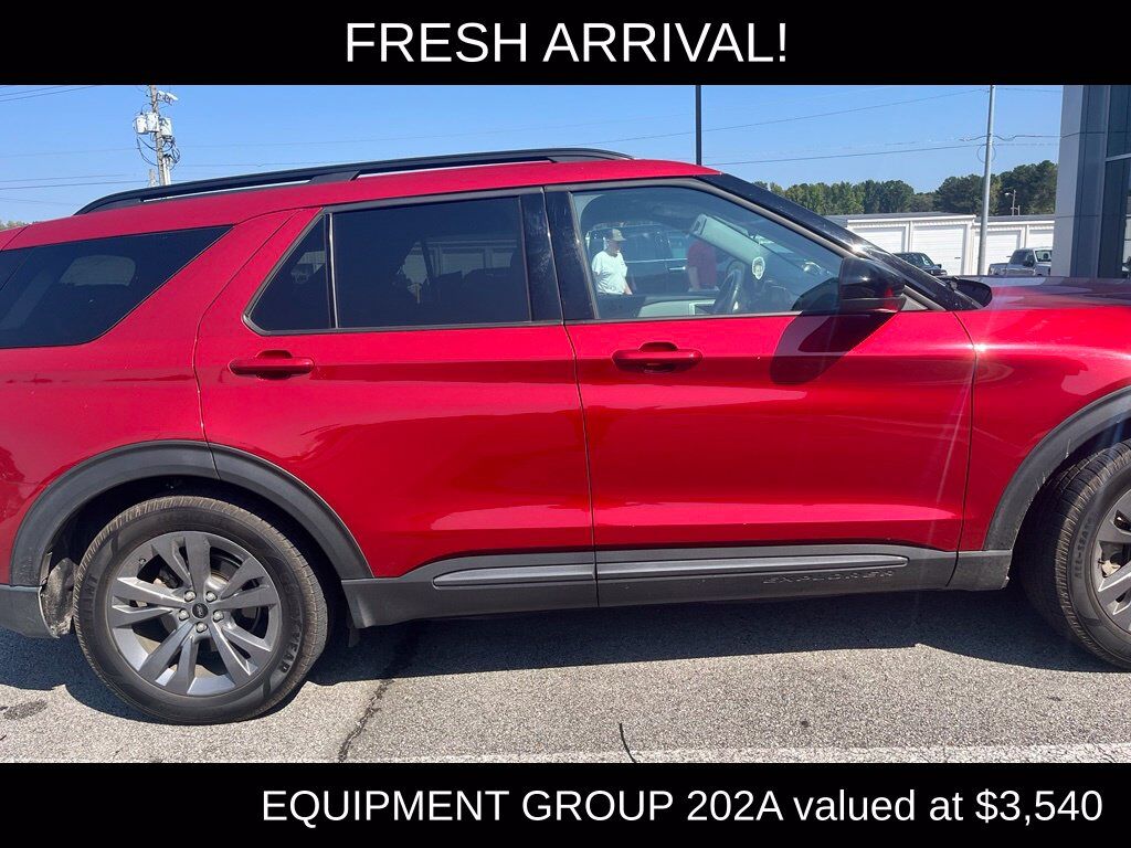 2022 Ford Explorer XLT — photo 1 of 13