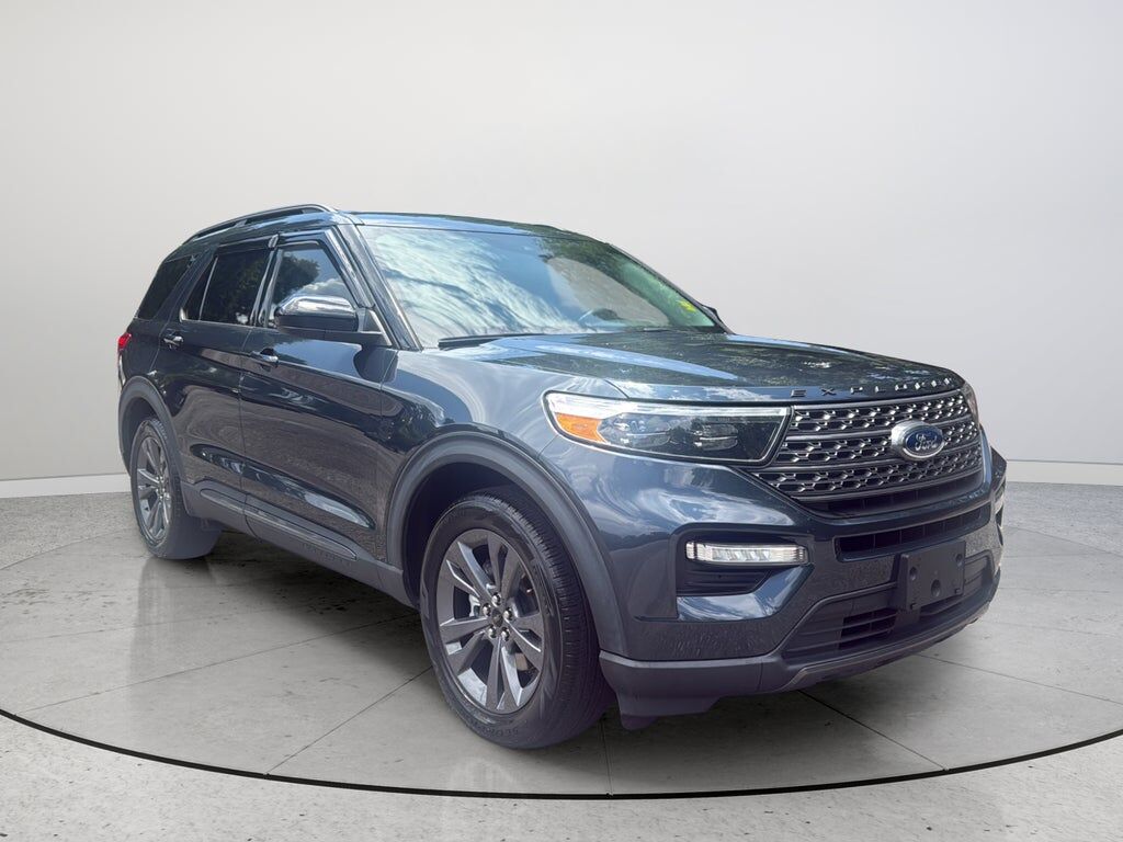 2023 Ford Explorer XLT — photo 1 of 6