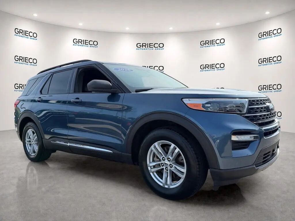 2020 Ford Explorer XLT — photo 1 of 13