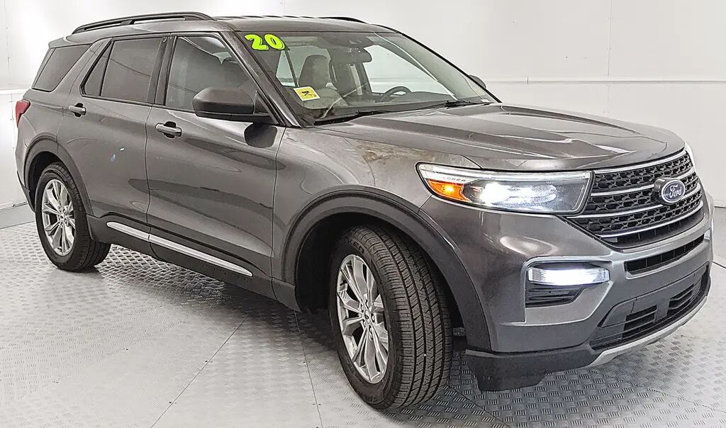 2020 Ford Explorer XLT — photo 1 of 2