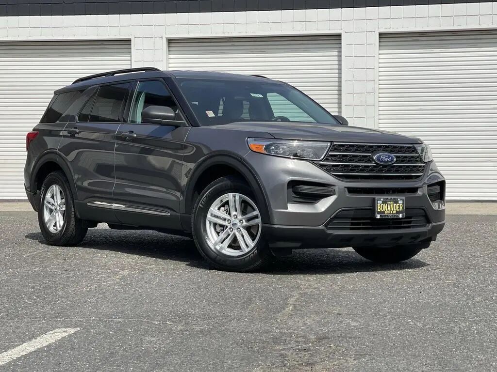 2022 Ford Explorer XLT — photo 1 of 13