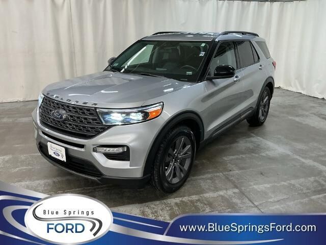 2023 Ford Explorer XLT — photo 1 of 13