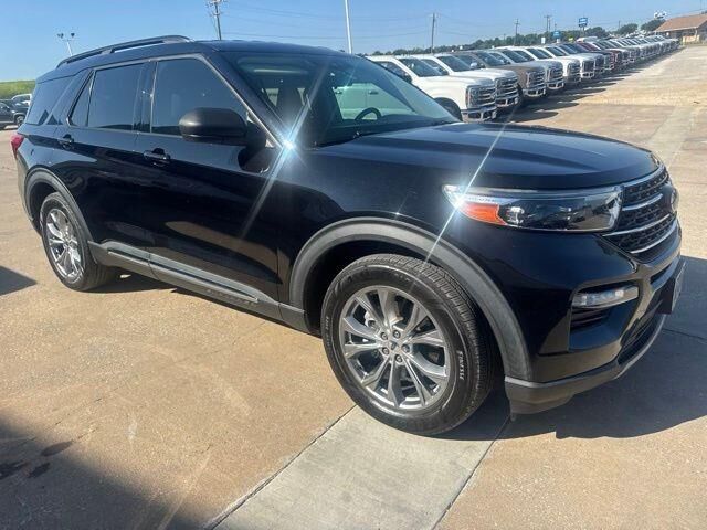 2022 Ford Explorer XLT — photo 1 of 9