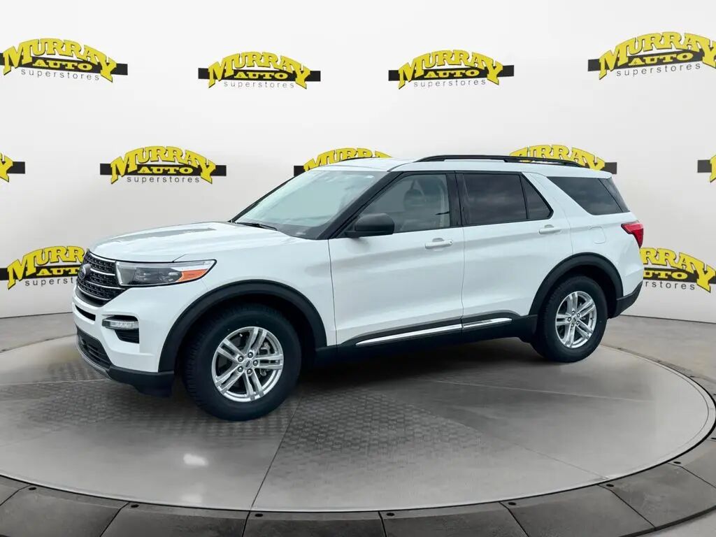 2023 Ford Explorer XLT — photo 1 of 13