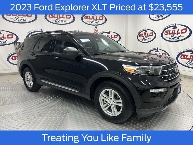 2023 Ford Explorer XLT — photo 1 of 13