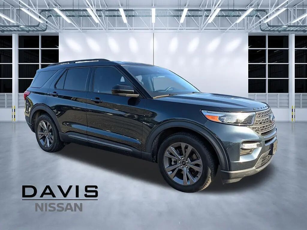 2022 Ford Explorer XLT — photo 1 of 13
