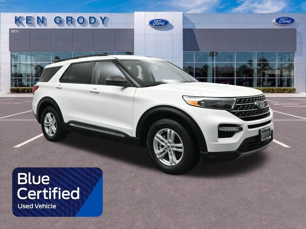 2023 Ford Explorer XLT — photo 1 of 10