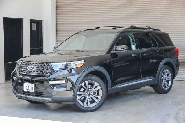 2023 Ford Explorer XLT — photo 1 of 13