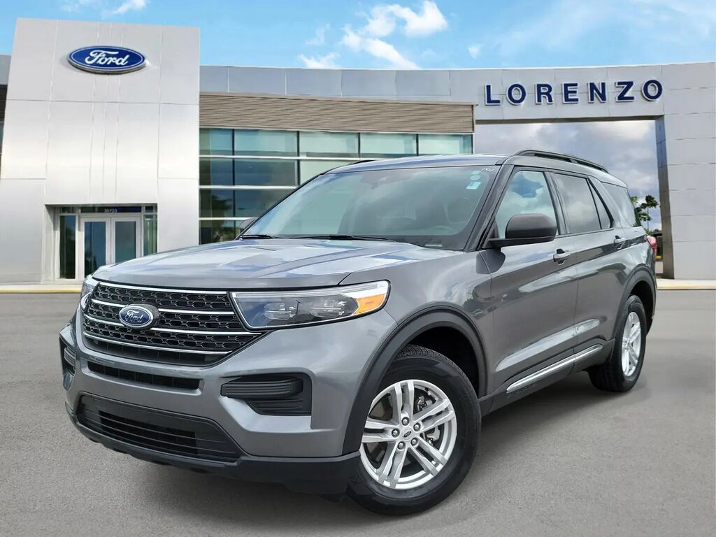 2024 Ford Explorer XLT — photo 1 of 13